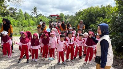 Puncak Tema Kebun Buah 1